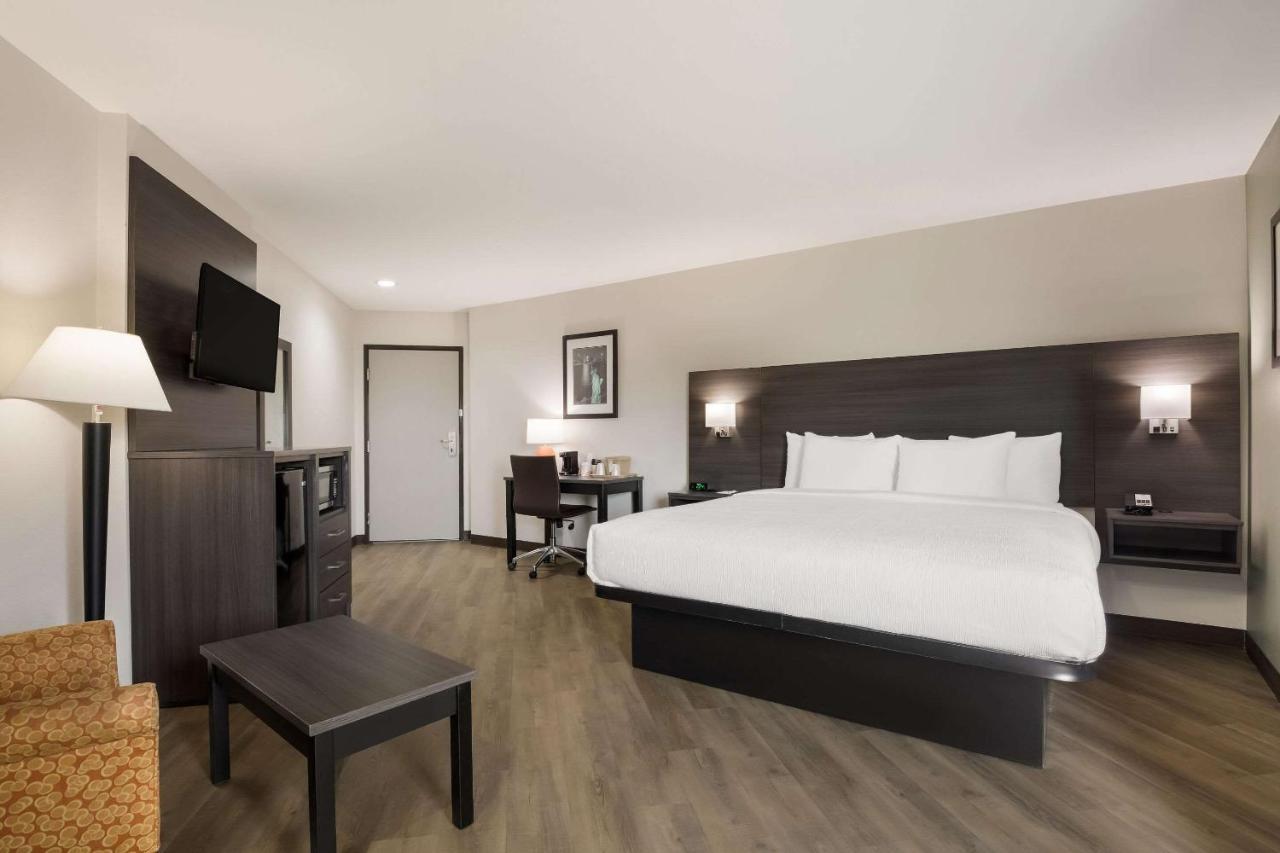 Quality Suites I-44 Tulsa Zewnętrze zdjęcie