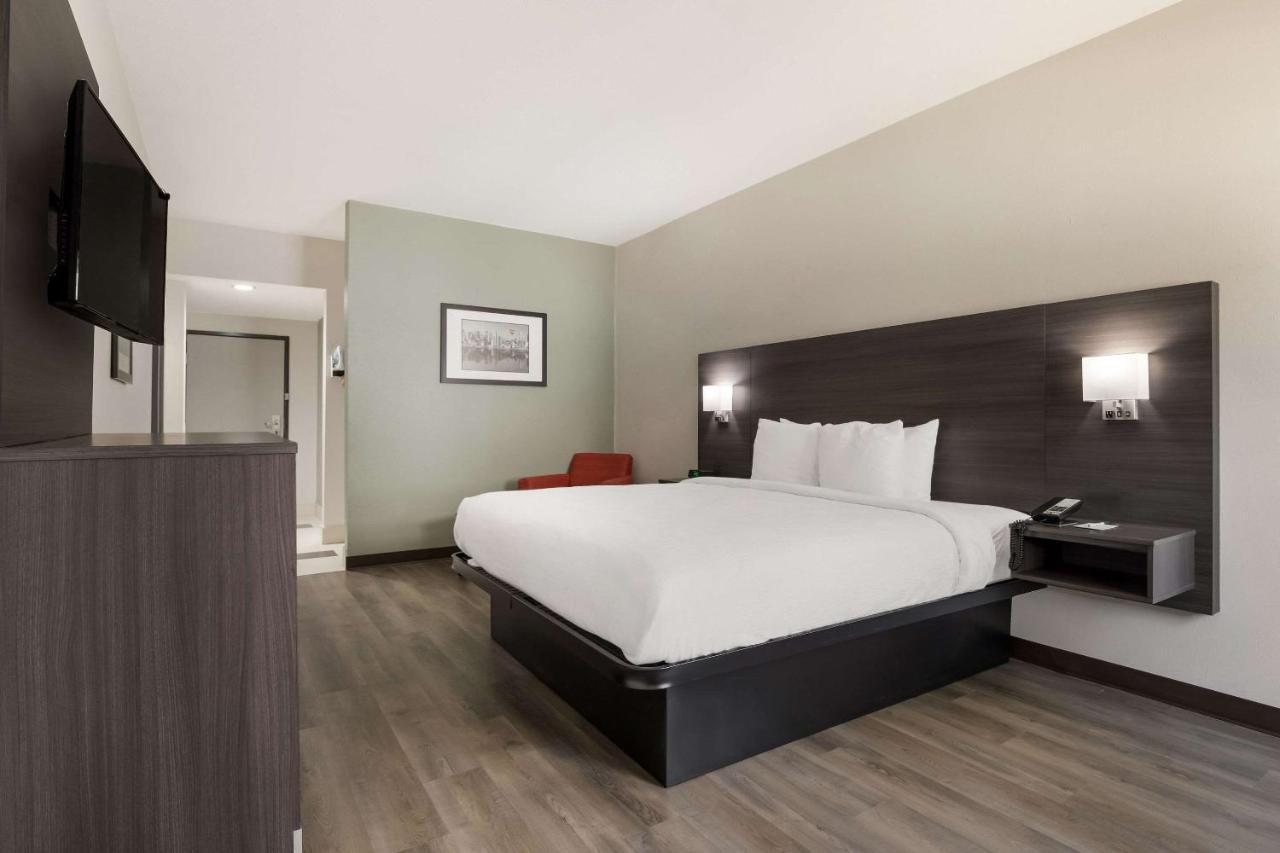 Quality Suites I-44 Tulsa Zewnętrze zdjęcie