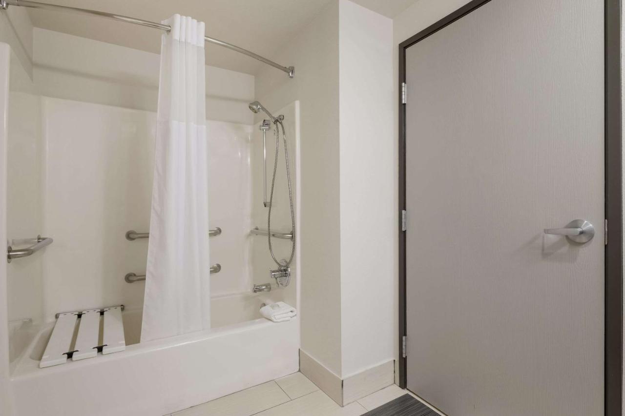 Quality Suites I-44 Tulsa Zewnętrze zdjęcie