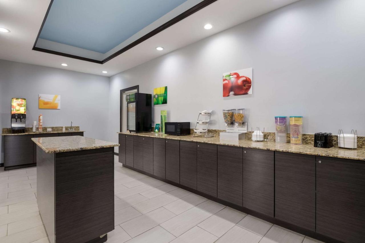 Quality Suites I-44 Tulsa Zewnętrze zdjęcie