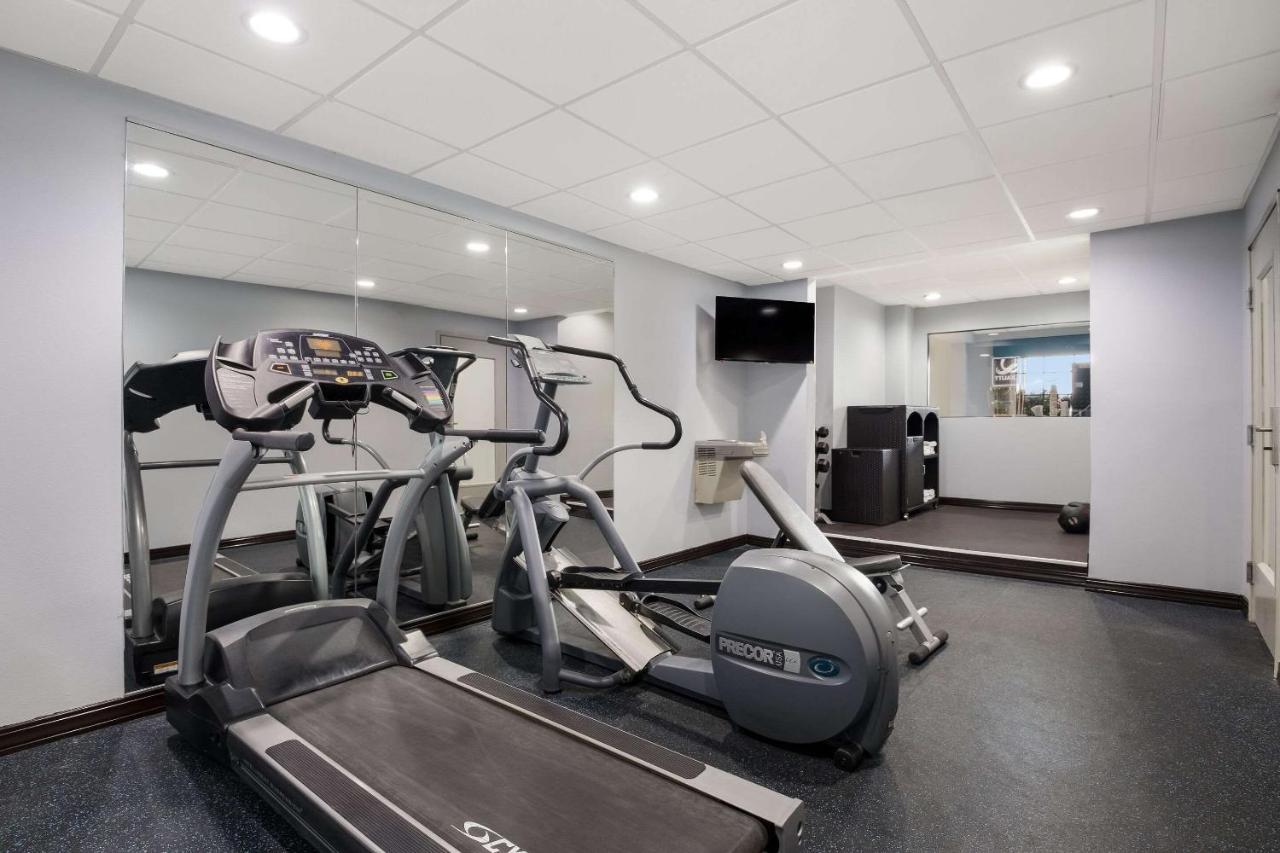 Quality Suites I-44 Tulsa Zewnętrze zdjęcie