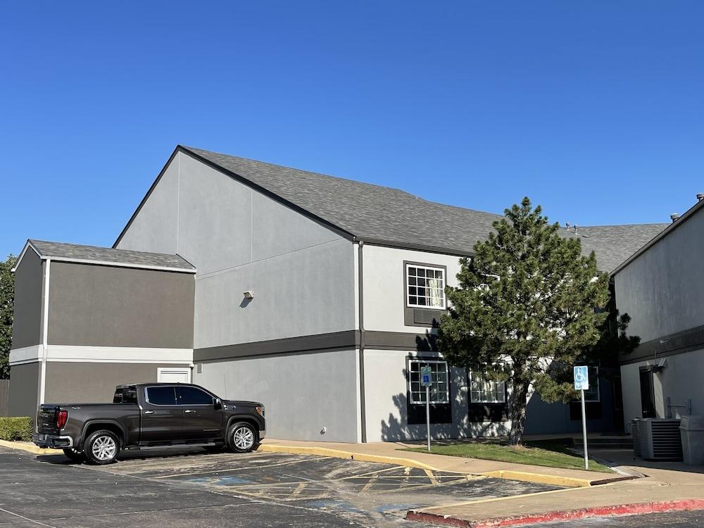 Quality Suites I-44 Tulsa Zewnętrze zdjęcie